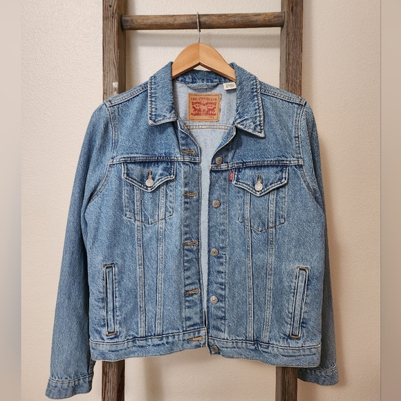 Levi's Jackets & Blazers - NWOT Levi Jeans Jacket